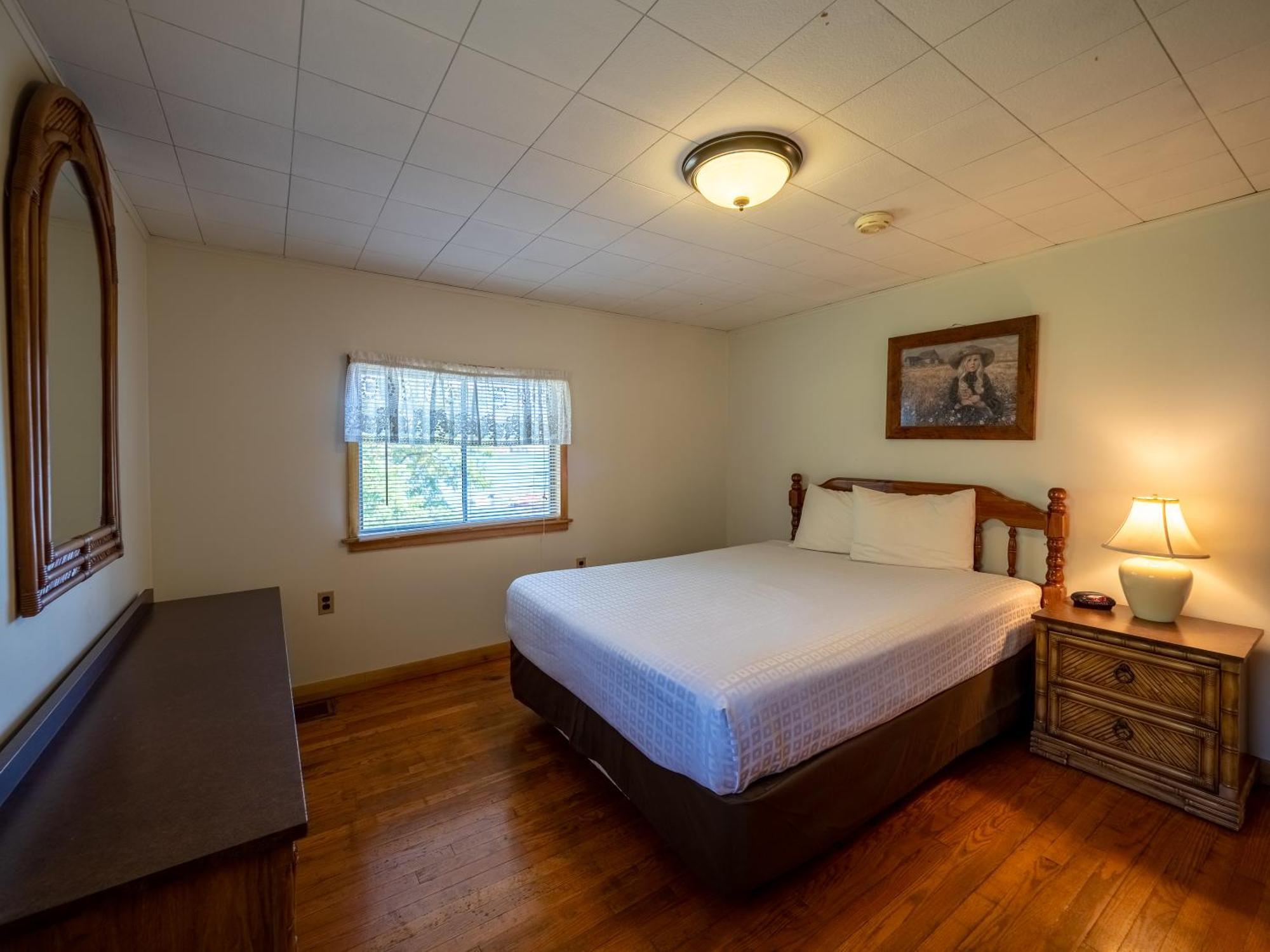 Lake 'N Pines Motel Cooperstown Bagian luar foto