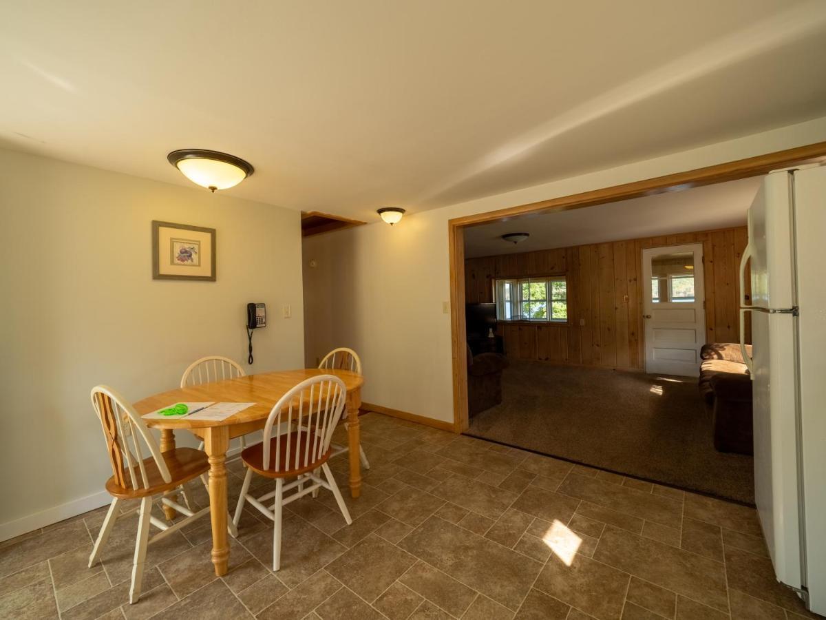 Lake 'N Pines Motel Cooperstown Bagian luar foto
