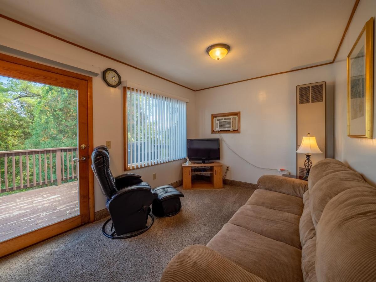 Lake 'N Pines Motel Cooperstown Bagian luar foto