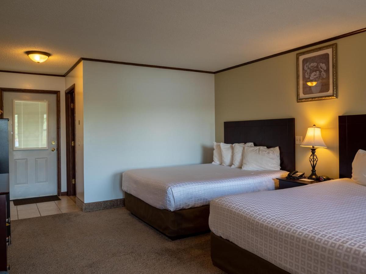 Lake 'N Pines Motel Cooperstown Bagian luar foto