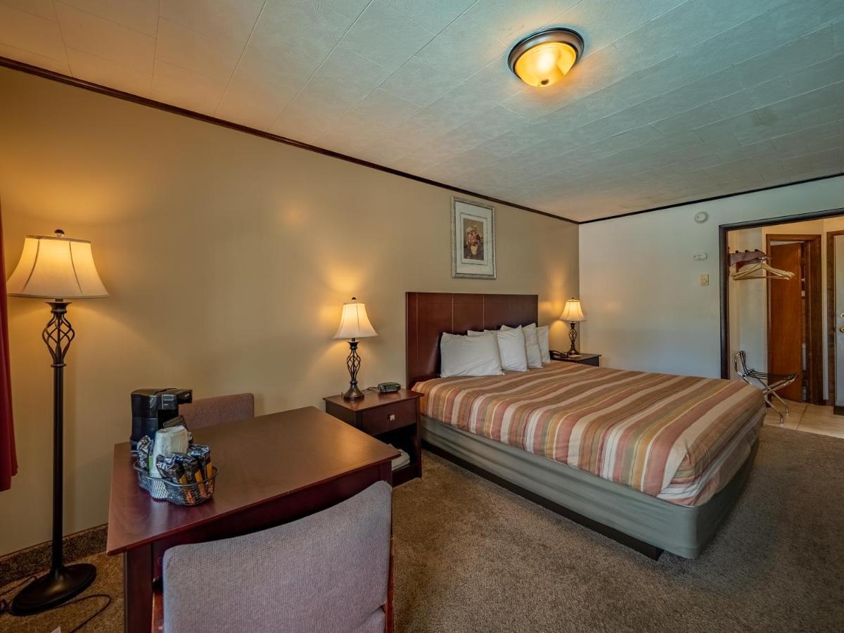 Lake 'N Pines Motel Cooperstown Bagian luar foto
