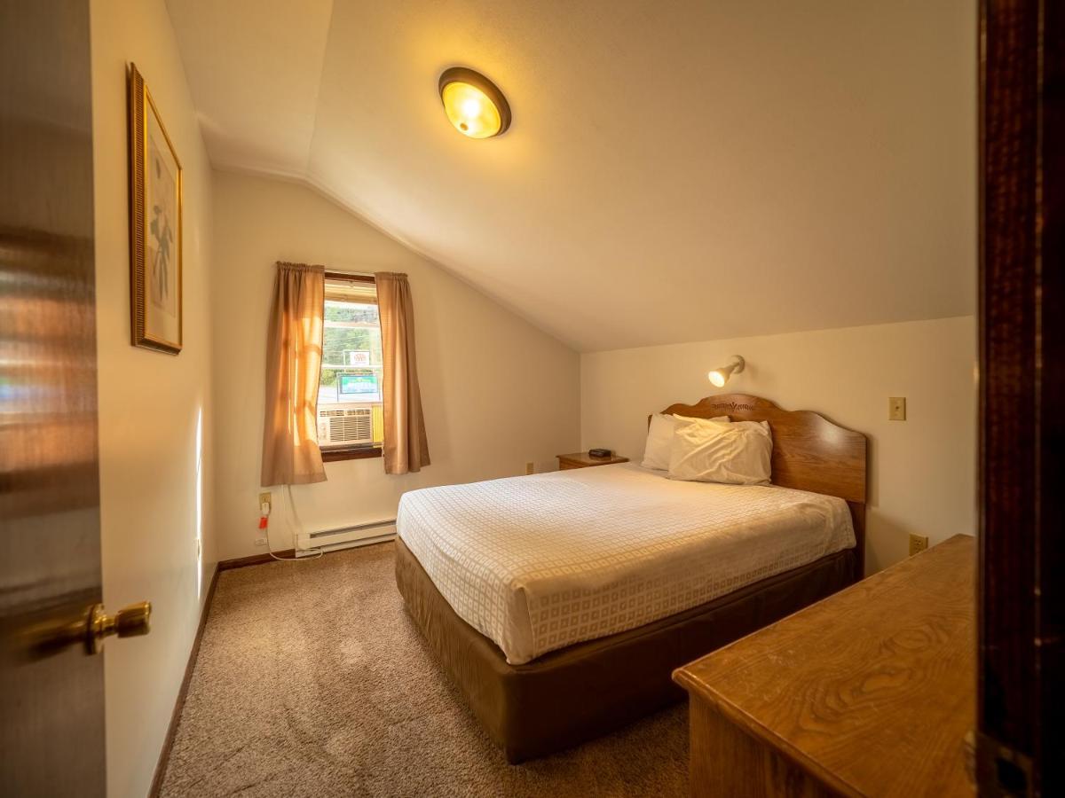 Lake 'N Pines Motel Cooperstown Bagian luar foto