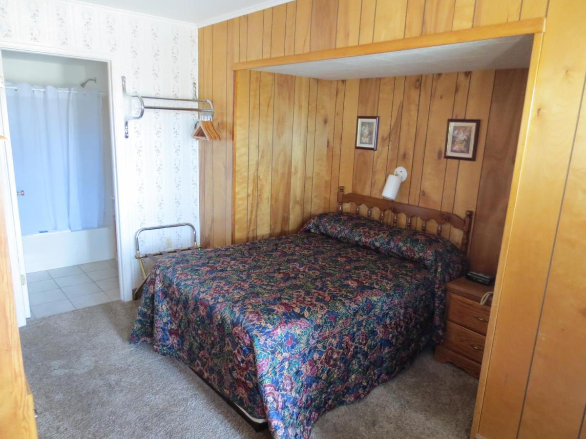 Lake 'N Pines Motel Cooperstown Bagian luar foto